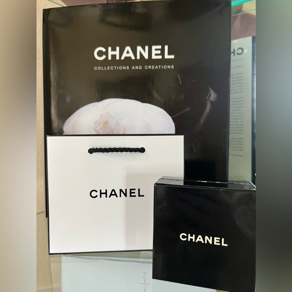 Chanel Small Shopping Bag White/Black - Picture 1 of 4